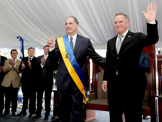 Nasry Asfura asume como alcalde del DC