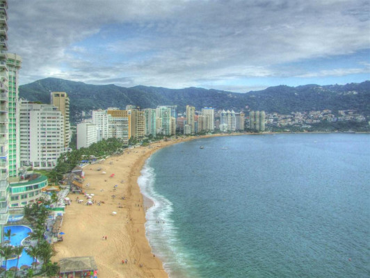 Raptan a cinco turistas cerca de Acapulco