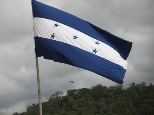 ¿Dónde está el azul turquesa de la Bandera Nacional?