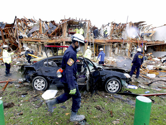 Entre 5 y 15 muertos en explosión en planta de Texas