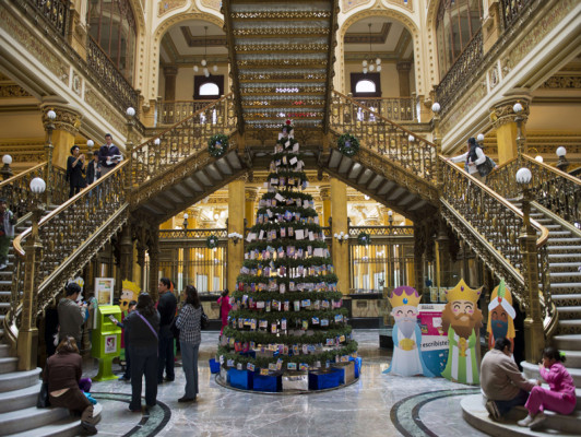 Fiesta de Reyes Magos ilusiona a niños del mundo