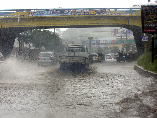 Una menor ahogada y desastres por tormenta en capital de Honduras