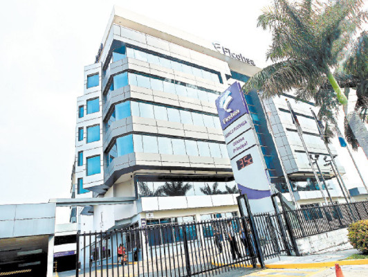 Ocho grupos financieros operan en Honduras