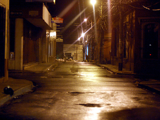Las calles lucen desoladas al terminar las elecciones