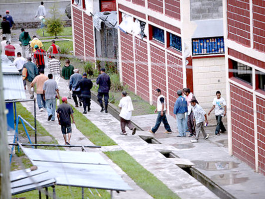 Gobierno de Honduras concede el indulto a ocho reclusos