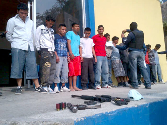 Al menos 18 detenidos en operativos policiales