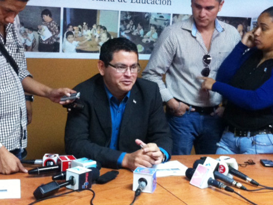 Estudiantes bilingües enseñarán inglés