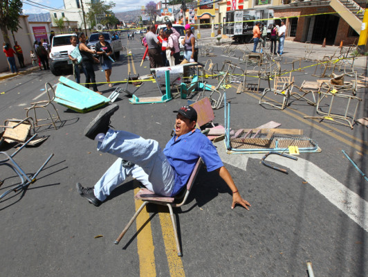 Maestros culpan al gobierno por falsas escuelas