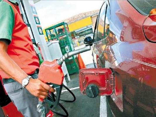 Vienen más alzas al precio de los combustibles