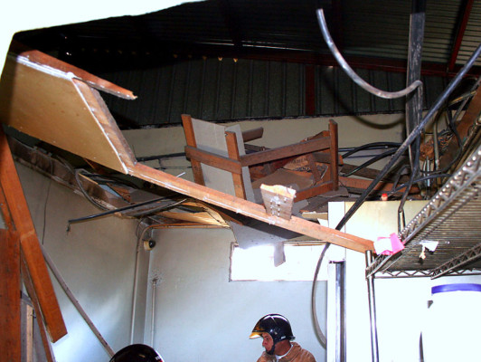 Explota chimbo de gas en panadería de bulevar Morazán