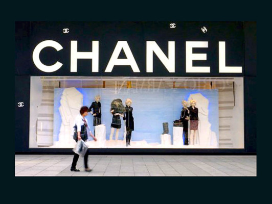 Chanel mantiene su carácter exclusivo, no vende online