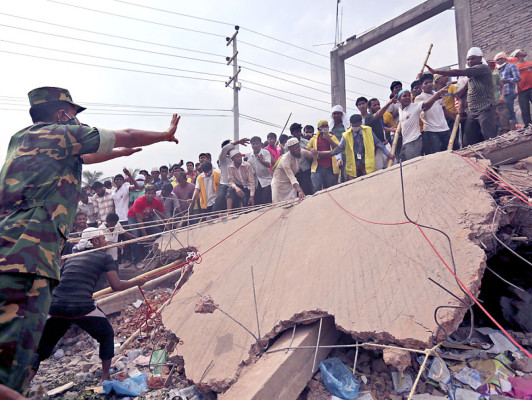 A más de 230 sube la cifra de víctimas en Bangladesh