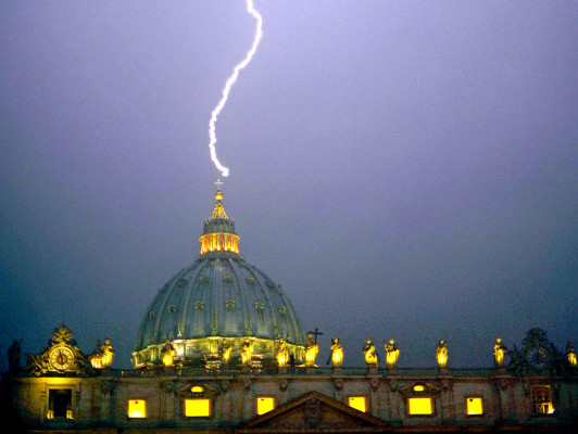 Rayo en El Vaticano