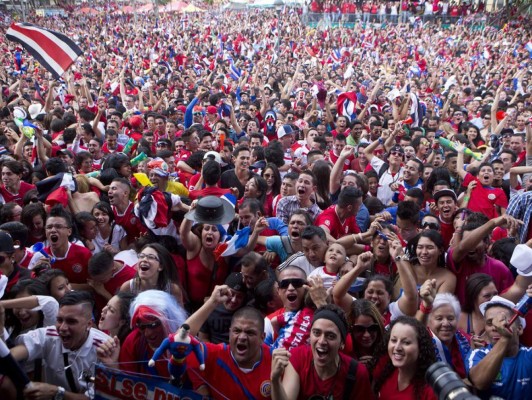 Fiesta en Costa Rica por el pase a cuartos en el Mundial