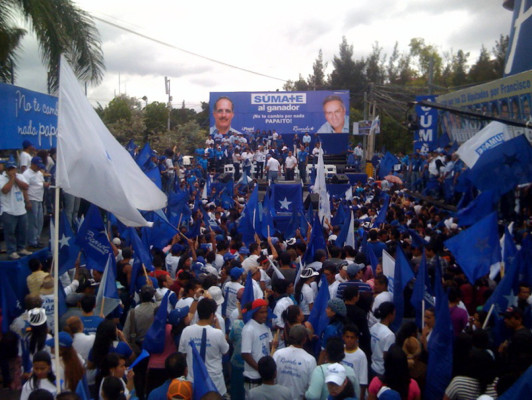 Políticos realizan cierre de campaña en la capital de Honduras