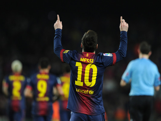 Barcelona gana 3-1 al Rayo con doblete de Messi