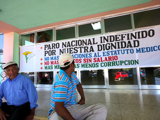 Salud levanta actas a médicos huelguistas