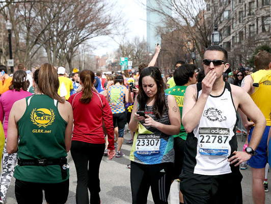 Tres muertos y más de 100 heridos por explosión en maratón de Boston