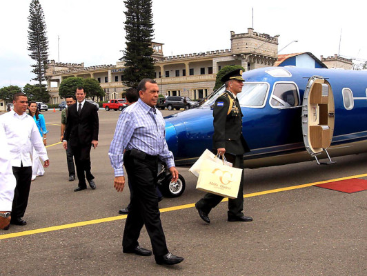 Presidente de Honduras viaja a El Salvador