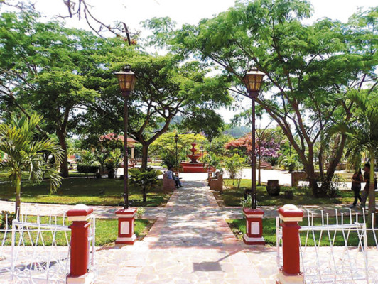 Inicia feria en Campamento