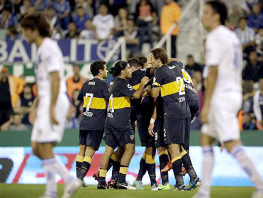 Boca Juniors vence al líder Vélez Saesfield