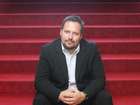 Hijo de Bachelet asumirá funciones de Primera Dama