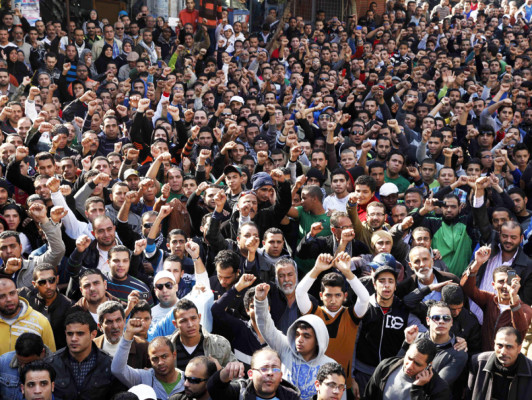 Corre la sangre en Egipto tras condenas a muerte por tragedia en estadio