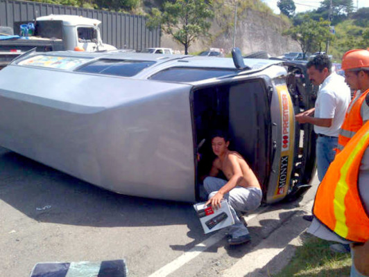Dos menores heridos en accidente en el anillo periférico