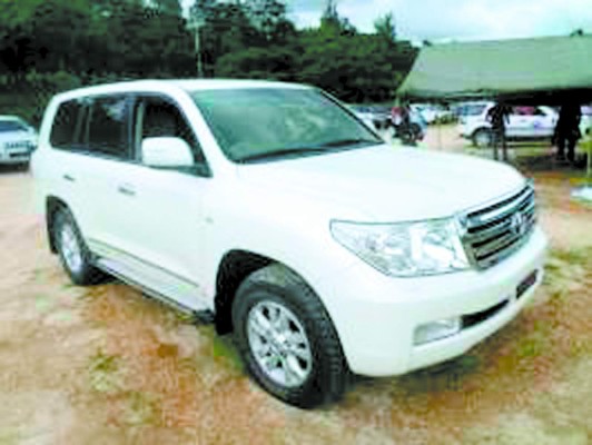 Honduras contempla subastar carros chatarra