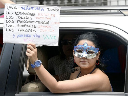 Caravana opositora recorre Caracas en rechazo a represión