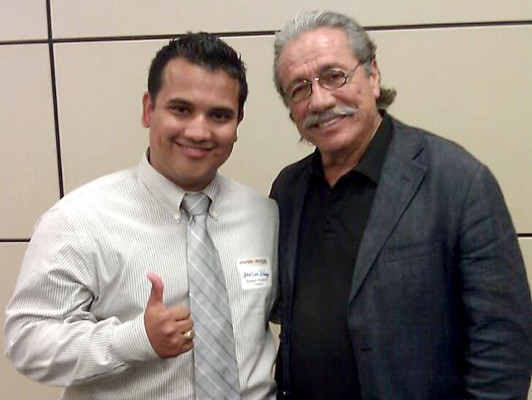 Hondureño que dormía debajo de un puente cuenta su historia en Harvard