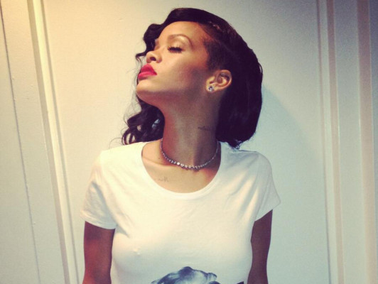 El piercing oculto de Rihanna