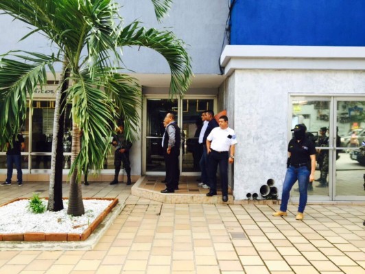 Llegan reservas de dinero a Banco Continental