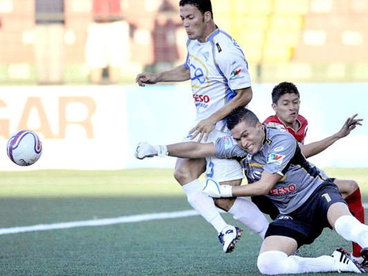 Equipo compra jugador a cambio de 50 balones de fútbol