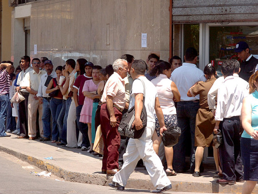 Hondureños ya deben el 40% del aguinaldo