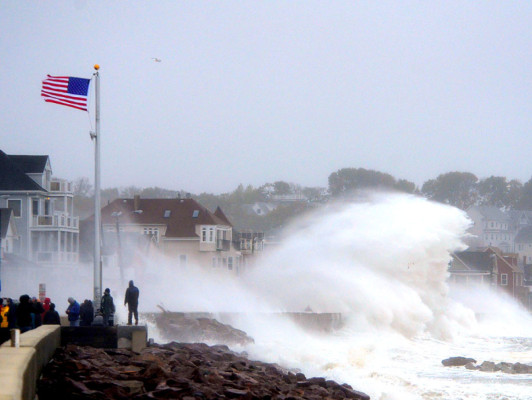 Unos 200 mil hondureños en alerta por trayectoria de huracán Sandy