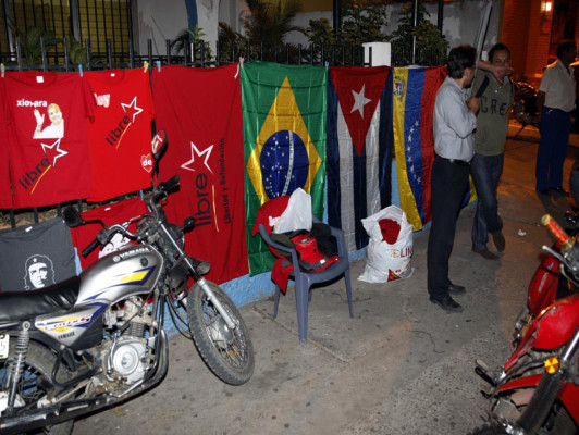 Manuel Zelaya y Xiomara Castro viajan a Venezuela