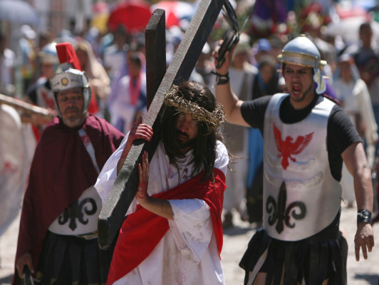 Claman acercarse a Dios para alejar la violencia