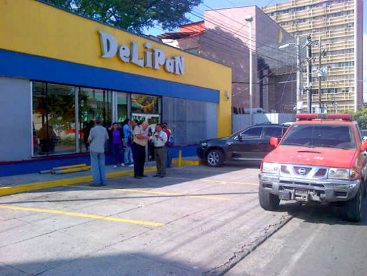 Explota chimbo de gas en panadería de bulevar Morazán