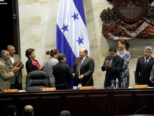 CN juramenta a nuevos magistrados de Sala Constitucional