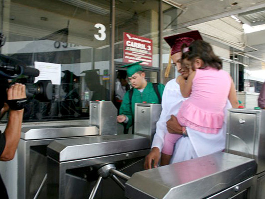 Hondureña recibe visa humanitaria en EE UU