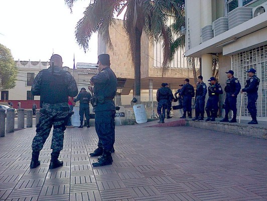 Libre provoca disturbios en los bajos del CN