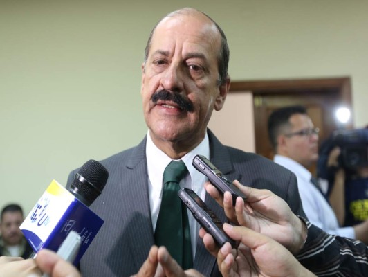 L 50,000 por cumplir 45 años de matrimonio
