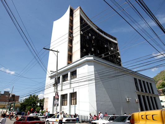 Diferencias entre interventores y la junta directiva del IHSS