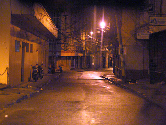 Las calles lucen desoladas al terminar las elecciones