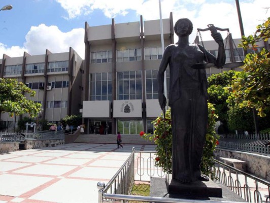 Vigentes los nuevos salarios en la Corte Suprema de Justicia de Honduras