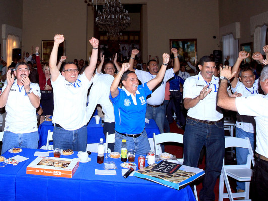 Presidente de Honduras celebró 2-2 ante México