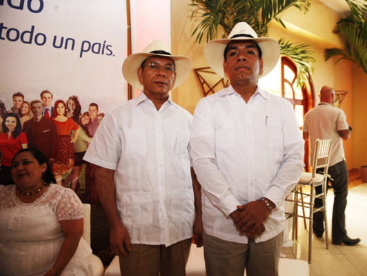 FOTOS: Brindis por éxito financiero de Banco Atlántida