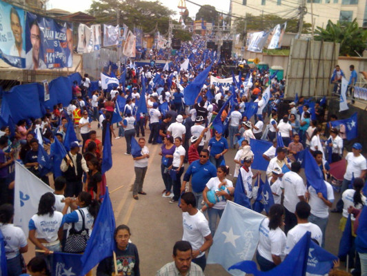 Políticos realizan cierre de campaña en la capital de Honduras