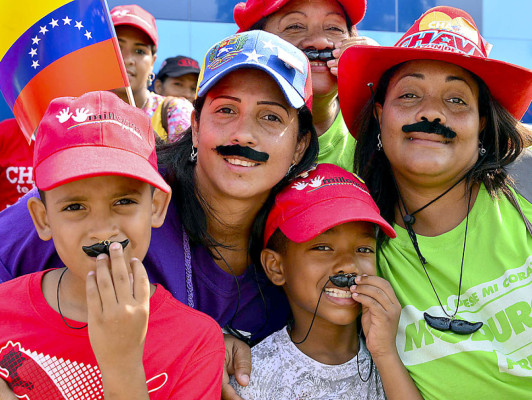 Venezolanos votarán 'por compromiso' por Maduro